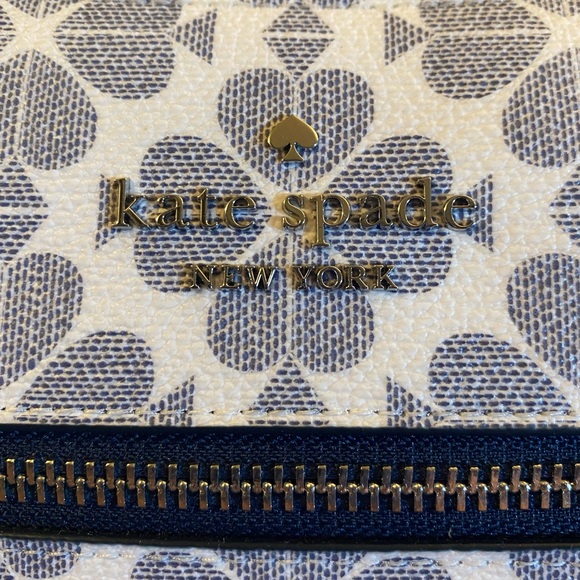 NWT kate spade Flower Crossbody Handbag - Picture 6 of 15
